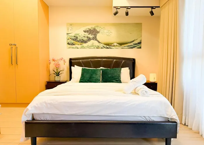 Сasa de vacaciones Luxe 1br In Bgc Across Mitsukoshi, Uptown #upt223f *