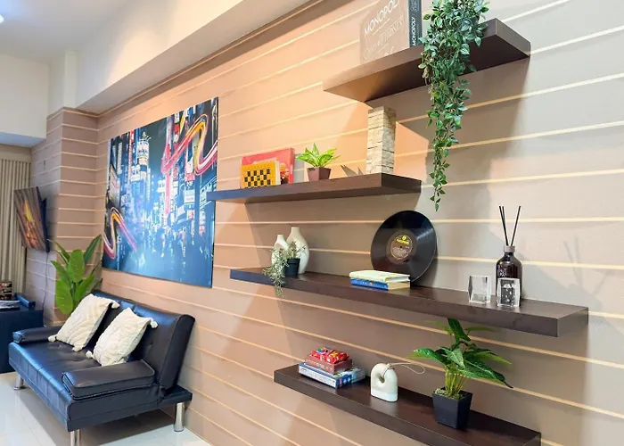 Luxe 1br In Bgc Across Mitsukoshi, Uptown #upt223f *