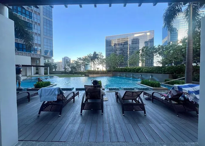 Сasa de vacaciones Luxe 1br In Bgc Across Mitsukoshi, Uptown #upt223f